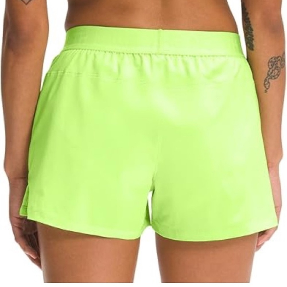 The North Face Women's Wander Athletic Shorts Sharp Green‎ Sz M NWOT